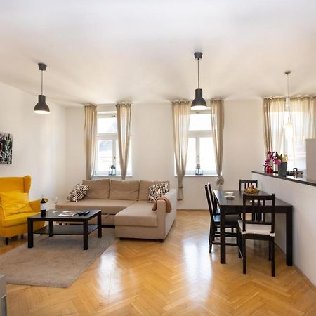 Ambiente Serviced Apartments - Tallerova Bratislava Luaran gambar
