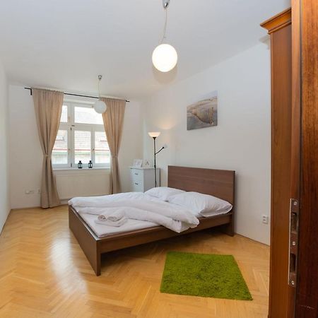 Ambiente Serviced Apartments - Tallerova Bratislava Luaran gambar
