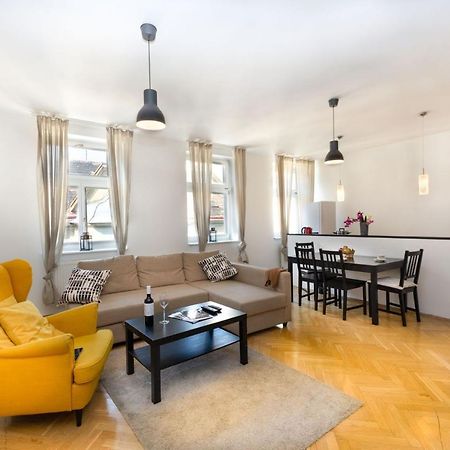 Ambiente Serviced Apartments - Tallerova Bratislava Luaran gambar