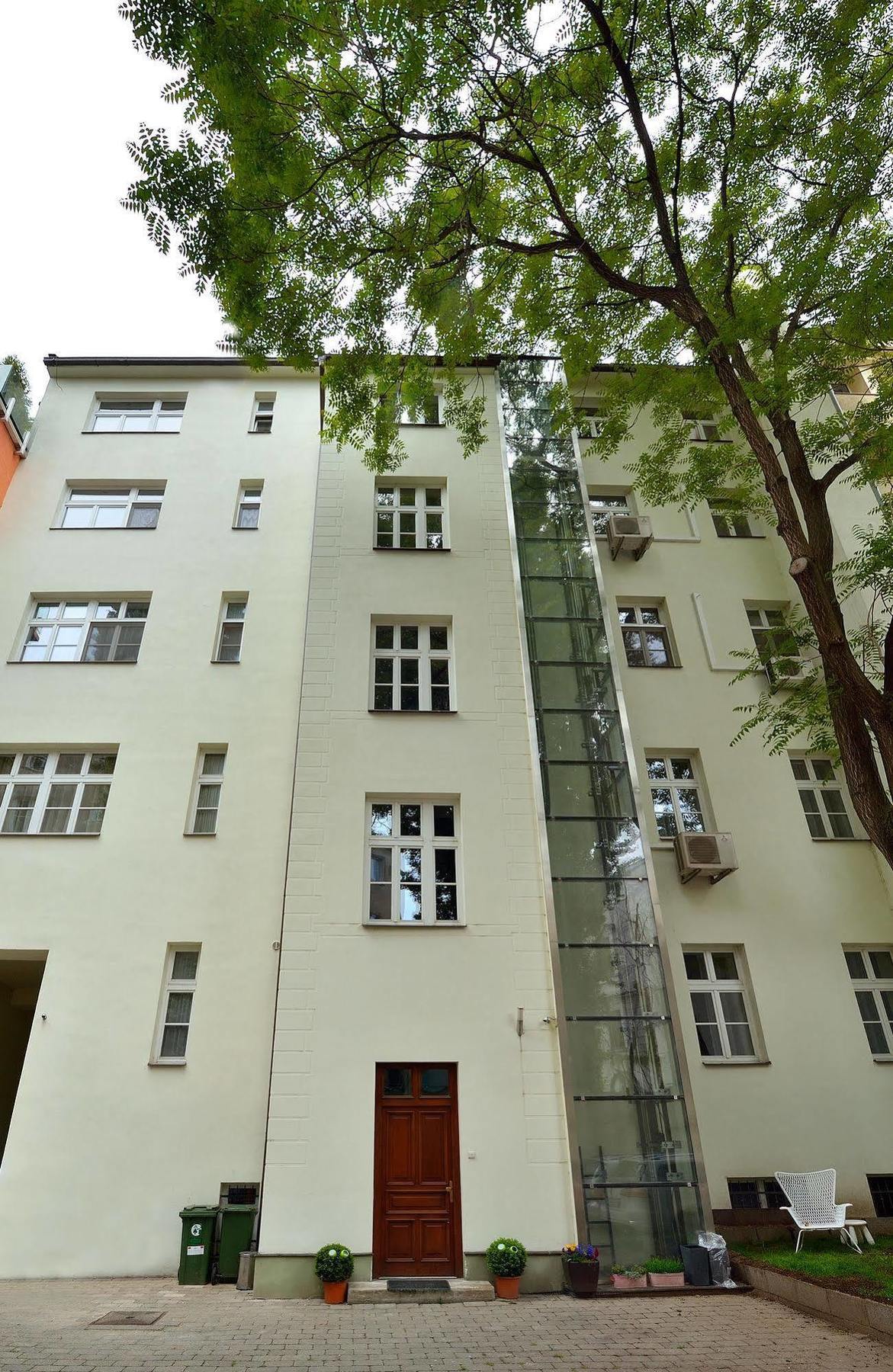 Ambiente Serviced Apartments - Tallerova Bratislava Luaran gambar