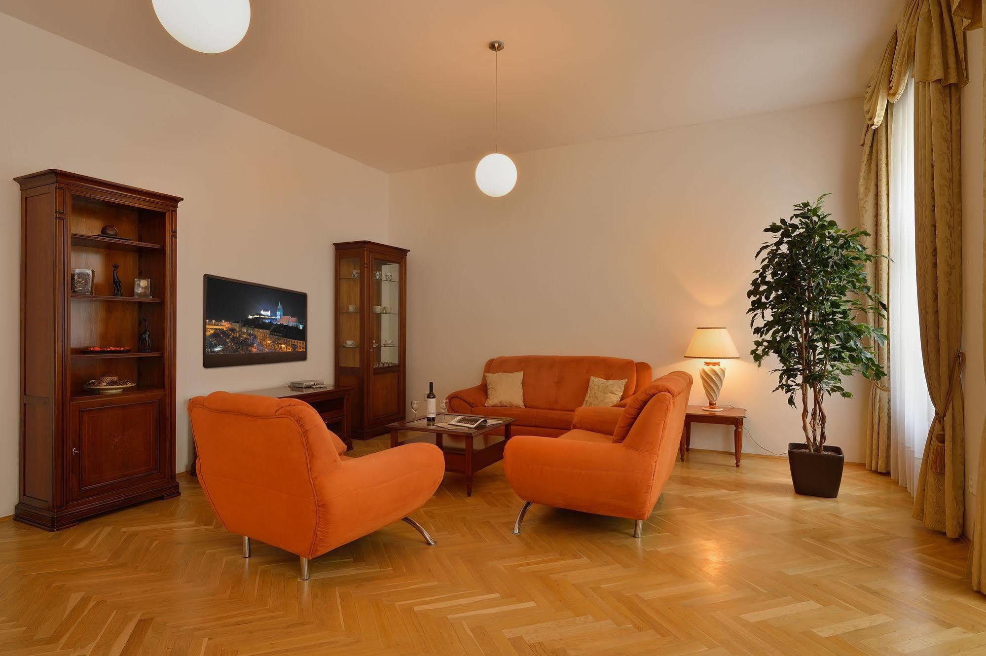 Ambiente Serviced Apartments - Tallerova Bratislava Luaran gambar
