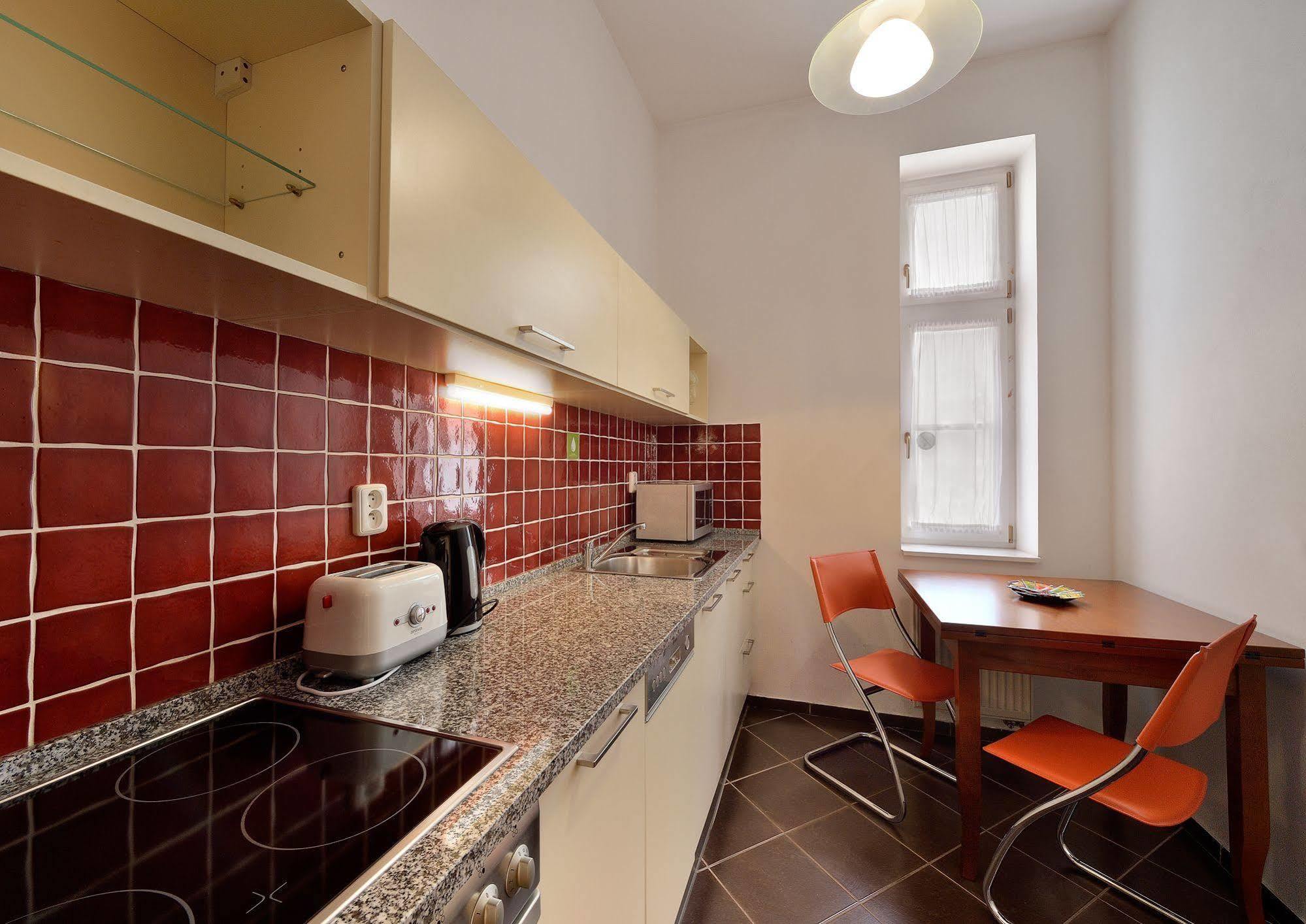 Ambiente Serviced Apartments - Tallerova Bratislava Luaran gambar