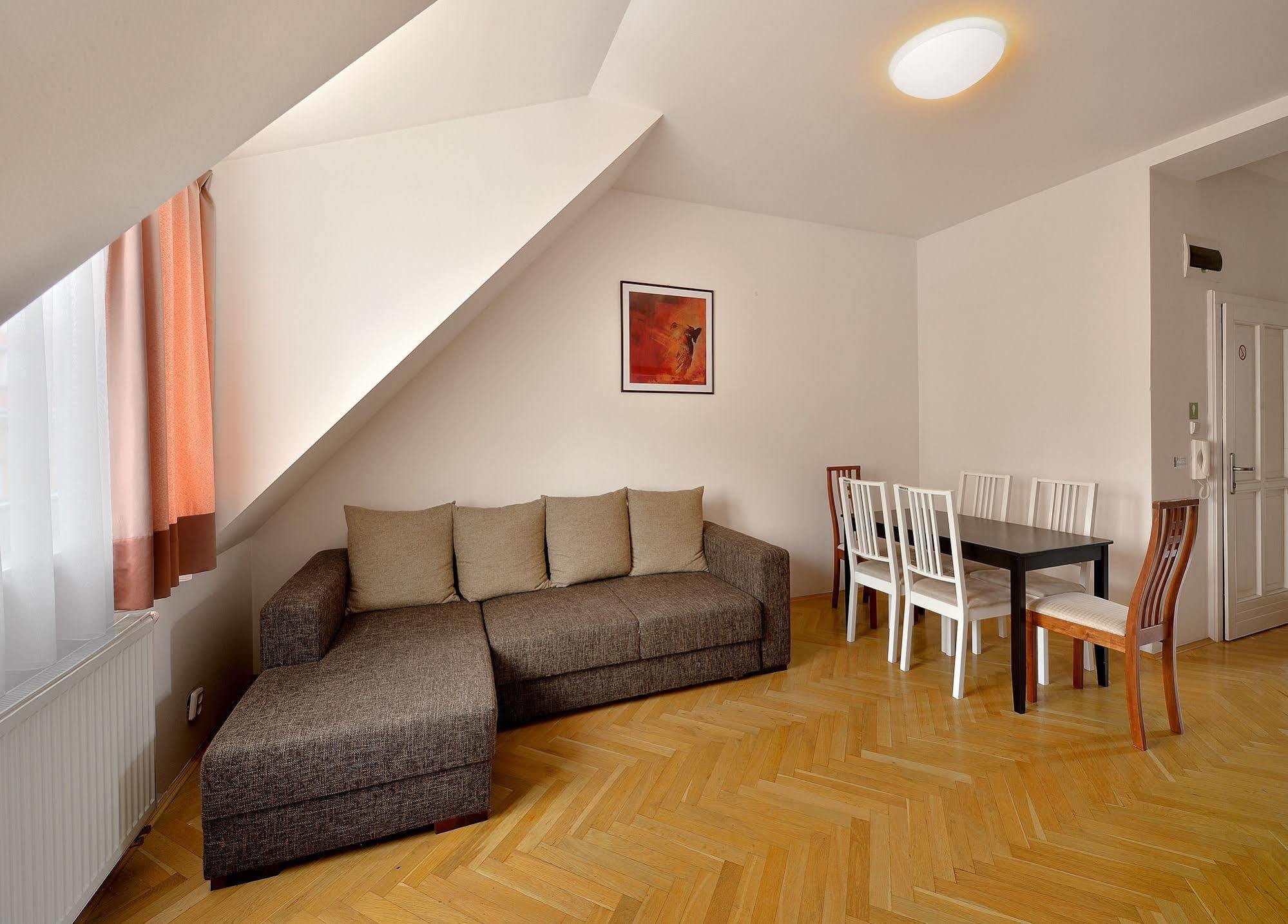 Ambiente Serviced Apartments - Tallerova Bratislava Luaran gambar