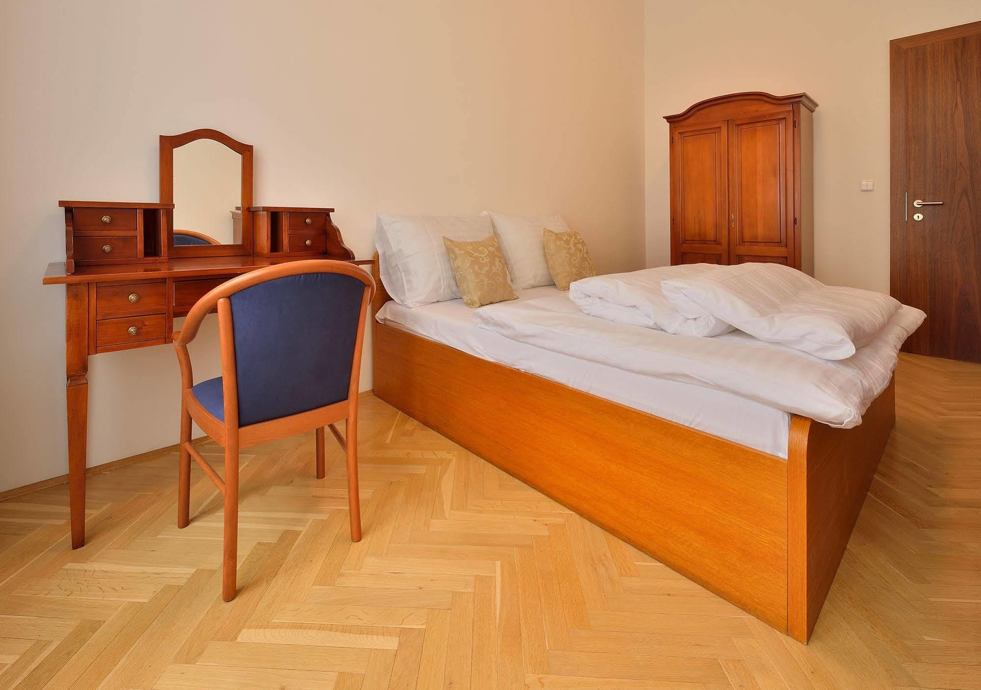 Ambiente Serviced Apartments - Tallerova Bratislava Luaran gambar