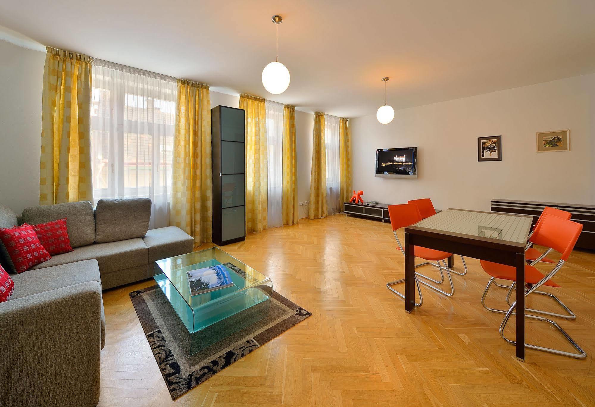 Ambiente Serviced Apartments - Tallerova Bratislava Luaran gambar