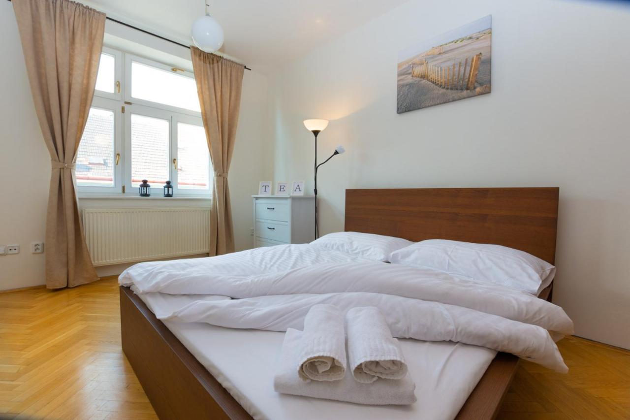 Ambiente Serviced Apartments - Tallerova Bratislava Luaran gambar