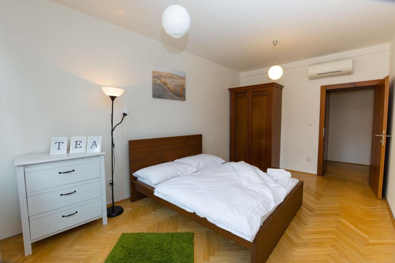 Ambiente Serviced Apartments - Tallerova Bratislava Luaran gambar